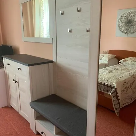 Alena Apartman